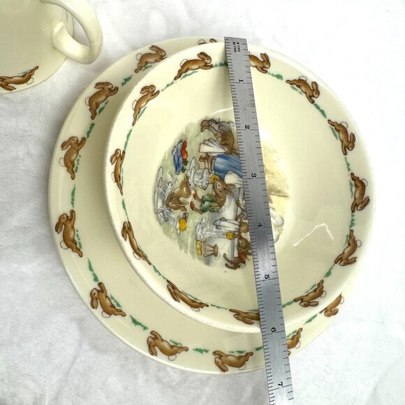 Royal Doulton Bunnykins Nursery Tableware 5 Piece Set Plate Bowl Mugs Coin Bank - Picture 15 of 16